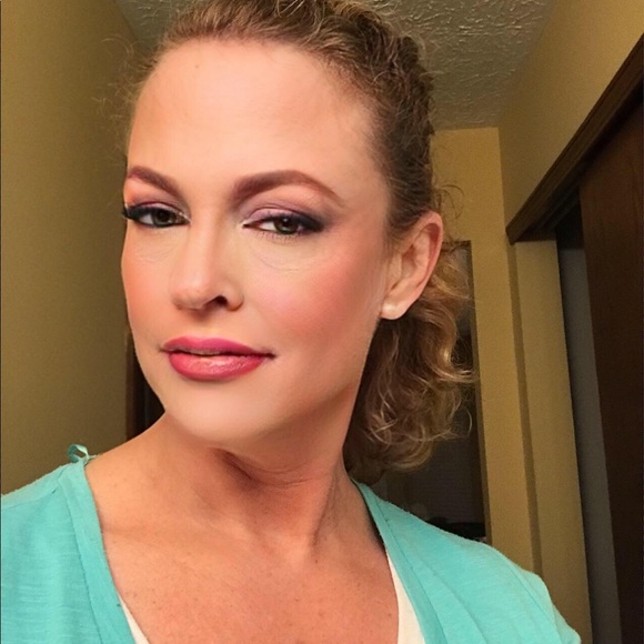 Meet your Posher, Deborah - Picture 1 of 1